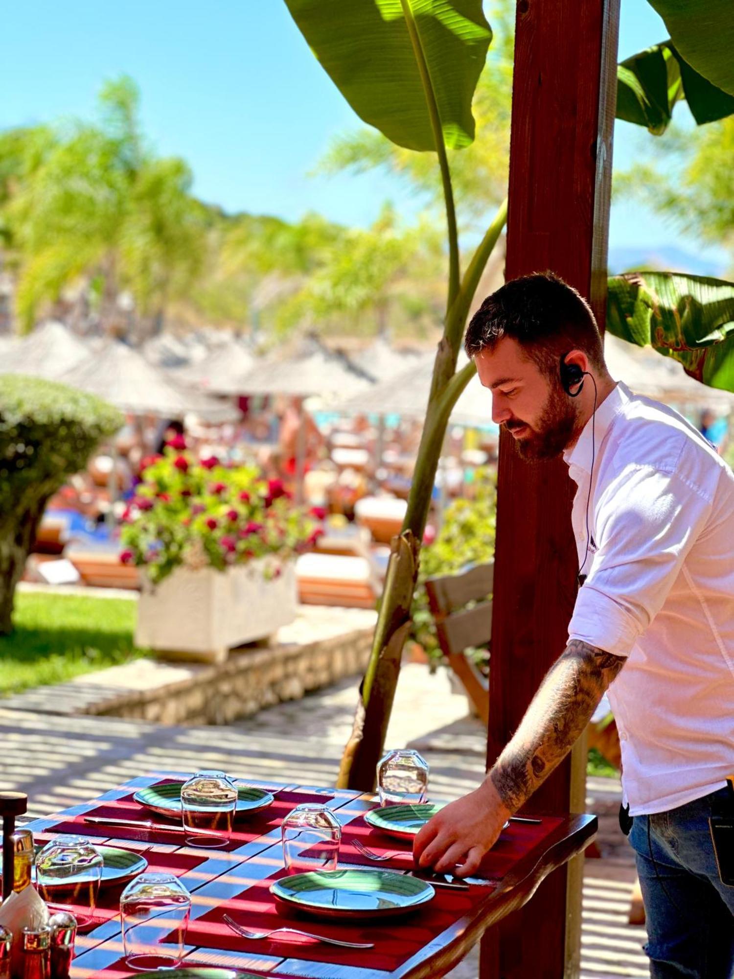 Mucobega Hotel 2 Saranda Dış mekan fotoğraf